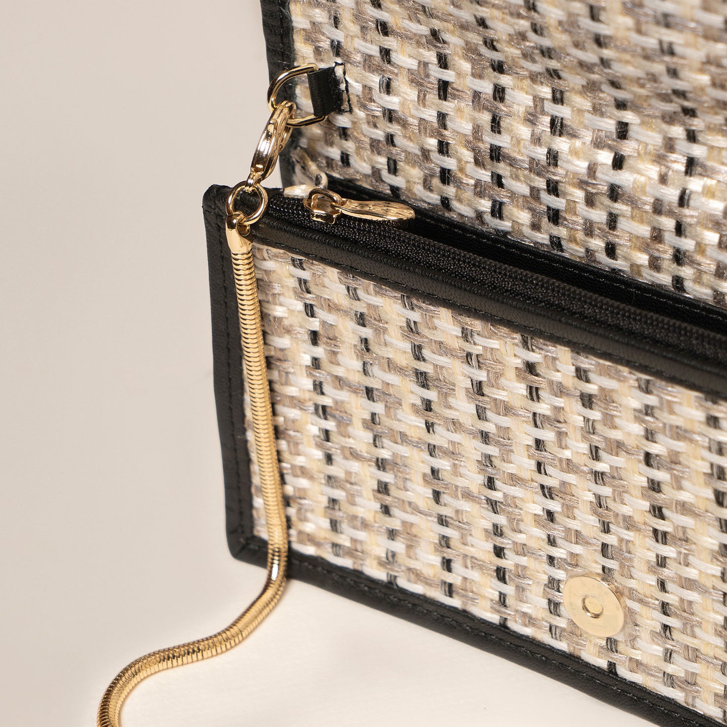 Wallet-on-Chain Woven Black
